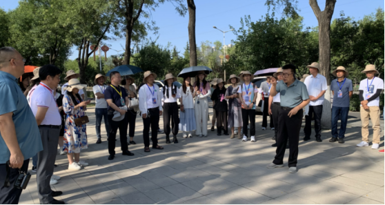 36第四届萱草学术与产业研讨会在西安召开3133 36第四届萱草学术与产业研讨会在西安召开3133